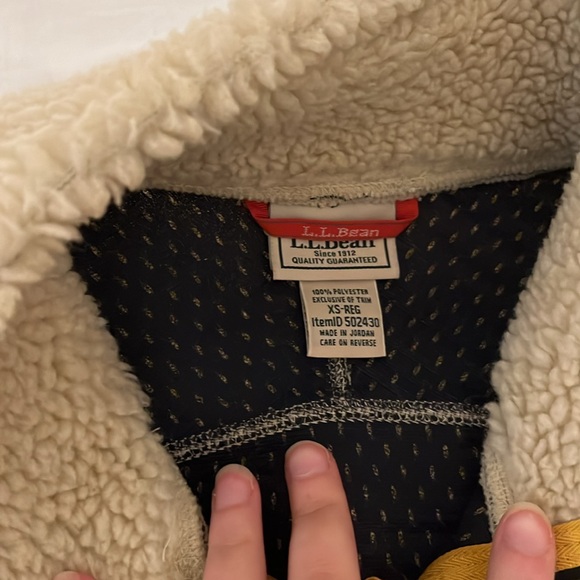 LL Bean Sherpa vest - Picture 2 of 4